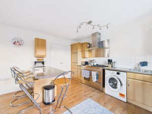 Kitchen- click for photo gallery